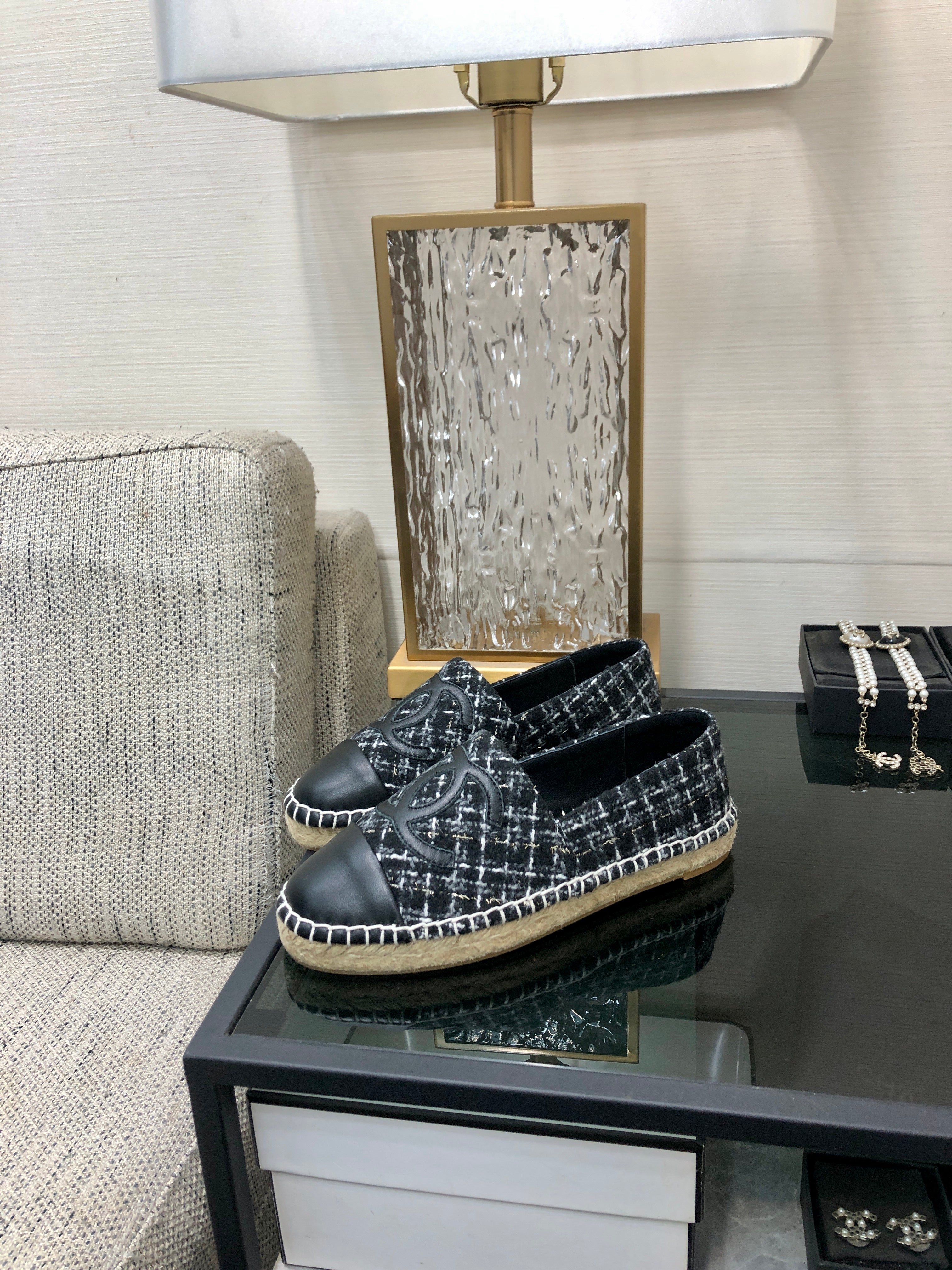 CHANEL ESPADRILLE BLACK MIX WHITE TWEED FABRIC AND CALFSKIN FLATS