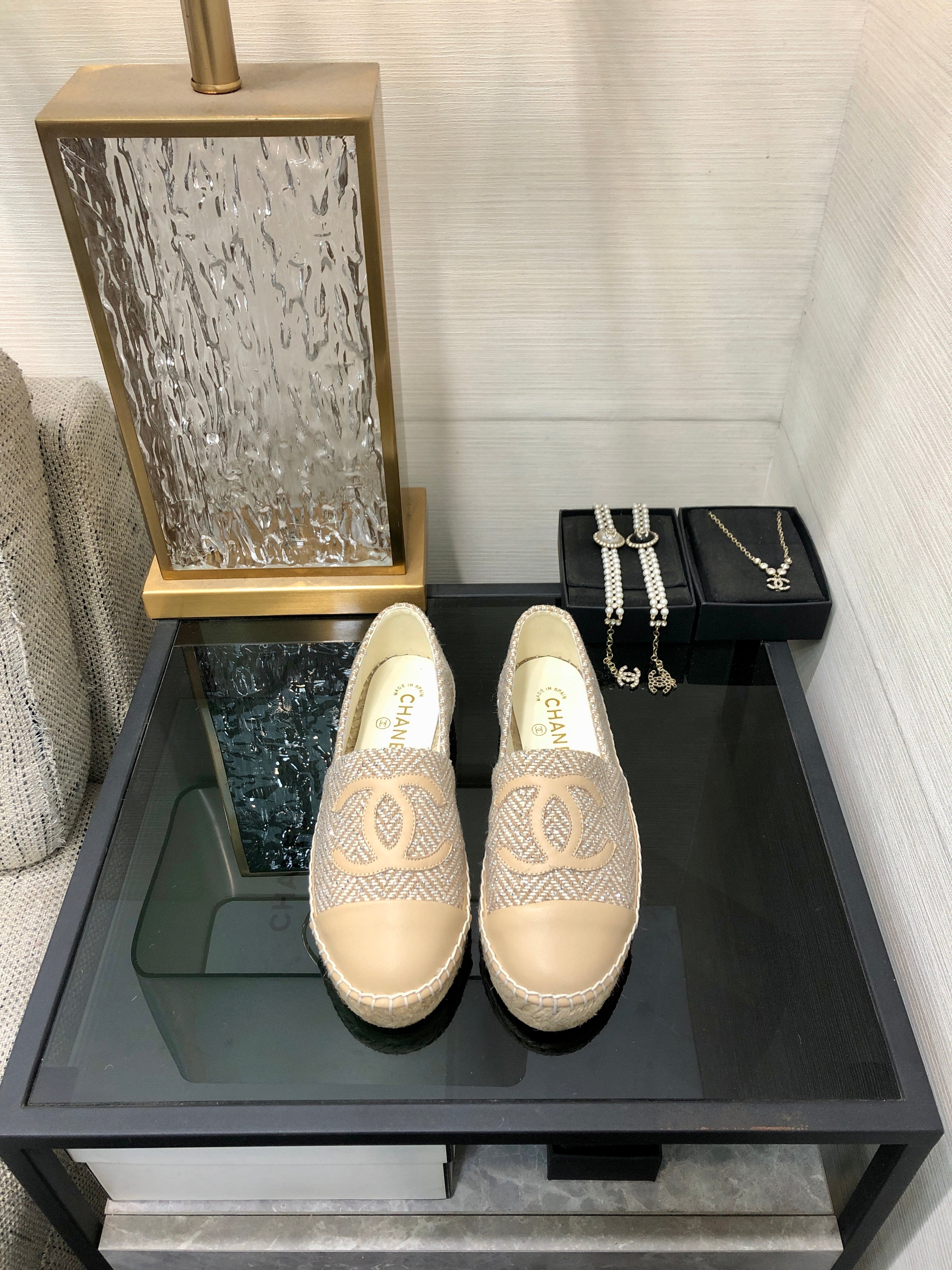 CHANEL ESPADRILLE BISQUE BEIGE TWEED FABRIC AND CALFSKIN FLATS