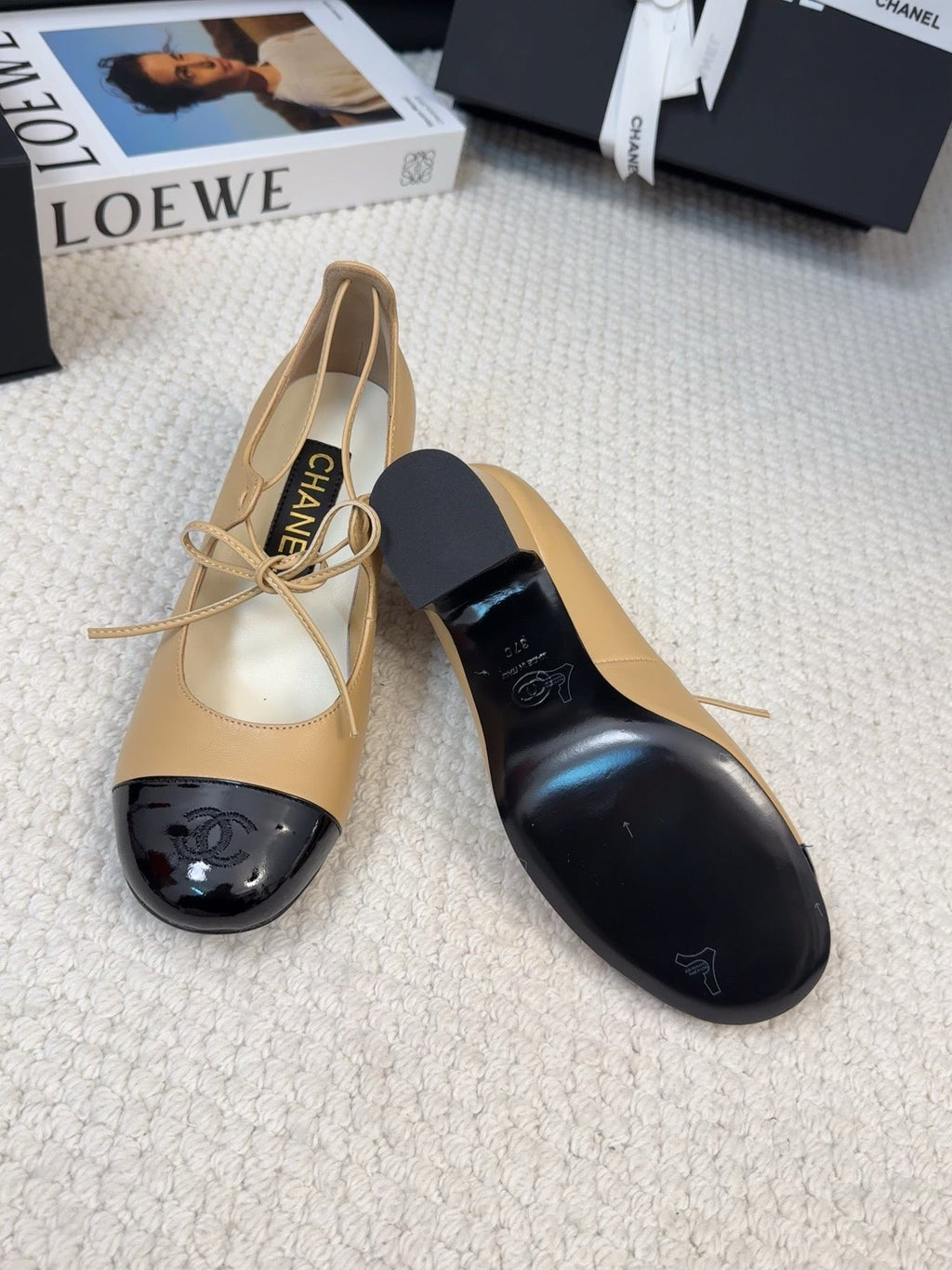CHANEL MARY JANE PUMPS 55 MM IN SAND YELLOW MIX BLACK LAMBSKIN