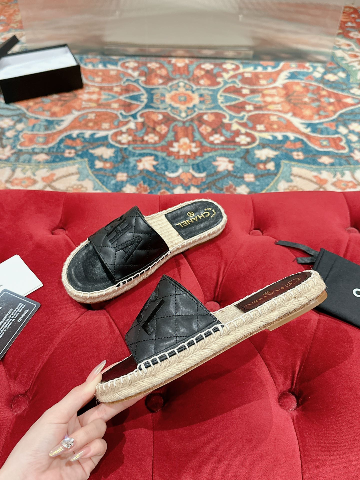 CHANEL FLAT SLIPPERS IN BLACK LAMBSKIN MIX BEIGE WOVEN