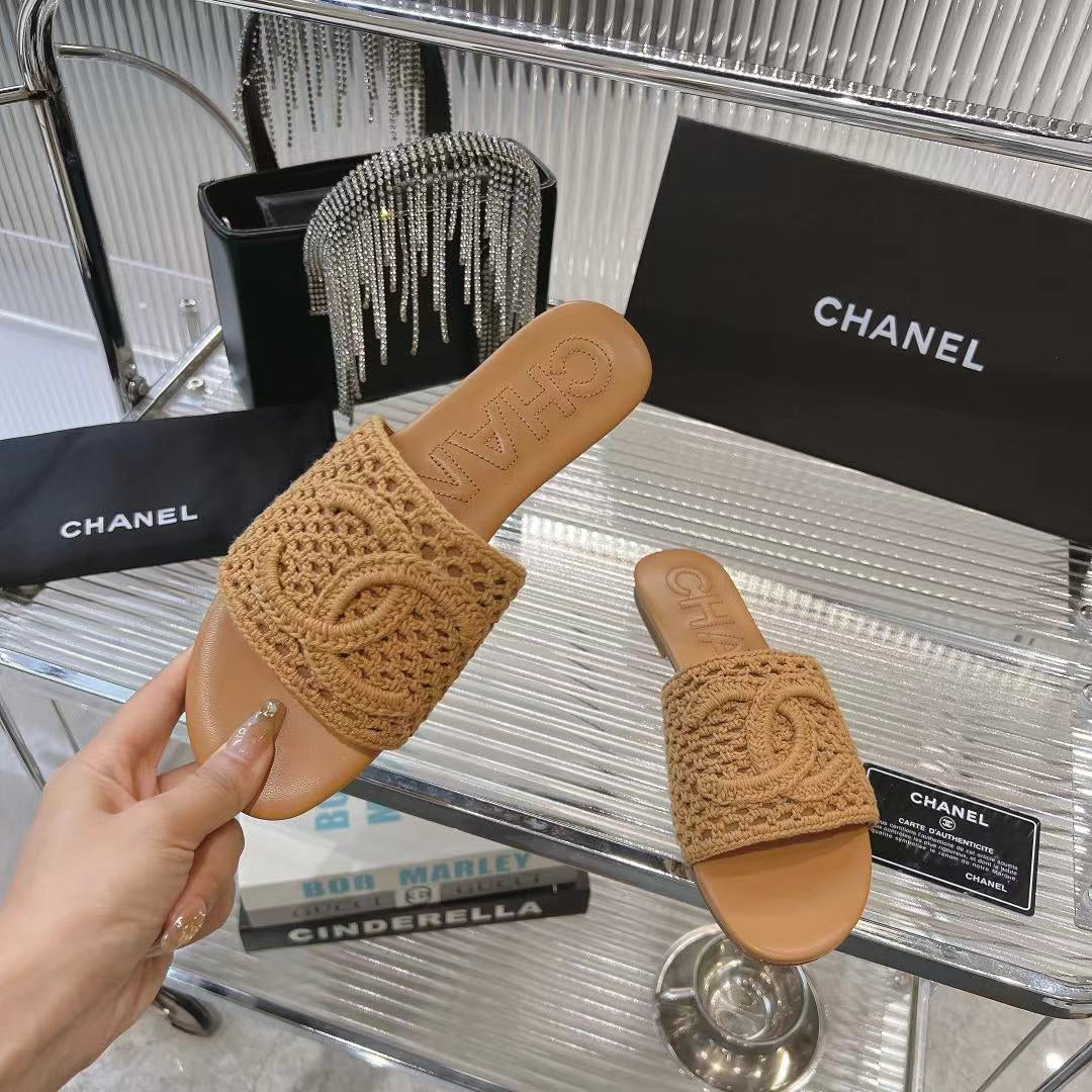 CHANEL SLIPPERS CARAMEL BROWN SHEEPSKIN